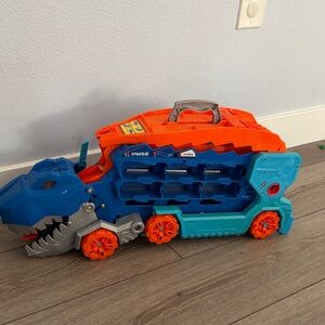 Hot Wheels City Ultimate T-Rex Transporter